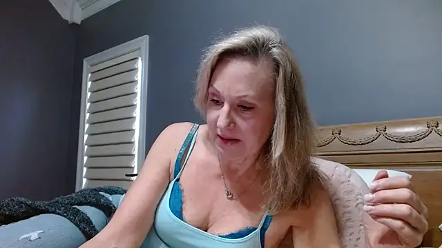 Lisaisluscious online show from 01/26/25, 03:03
