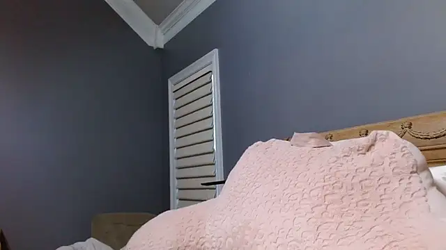 Lisaisluscious online show from 02/04/25, 01:06