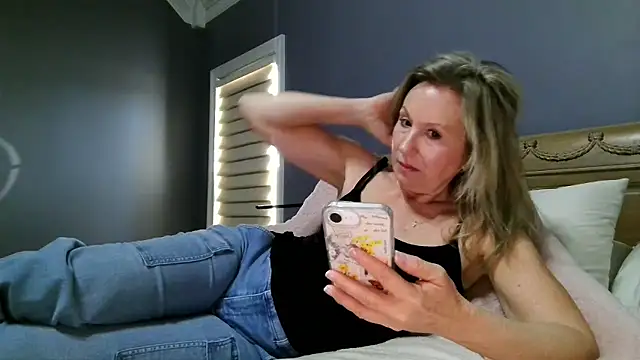 Lisaisluscious online show from 01/16/26, 02:43