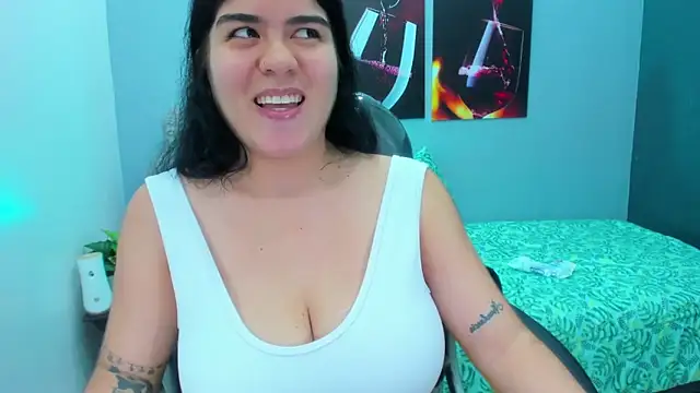 pearl weet online show from 02/22/25, 05:46