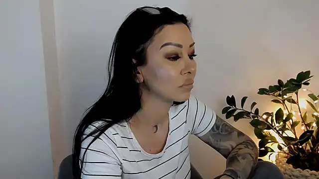 Xentthia online show from 04/16/26, 02:18