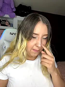 NibiruNairobi69 online show from 10/19/25, 11:05