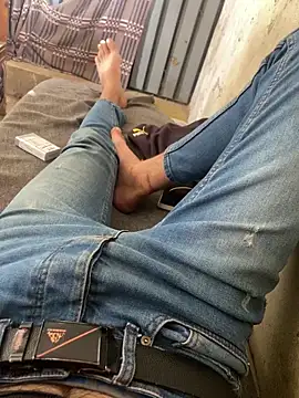 Snapshot of stevesaa chatting on 10/29/25, 10:28 stevesaa online show from 10/29/25, 10:28