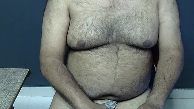 Snapshot of hairysubcub_70 chatting on 02/21/25, 10:07 hairysubcub 70 online show from 02/21/25, 10:07
