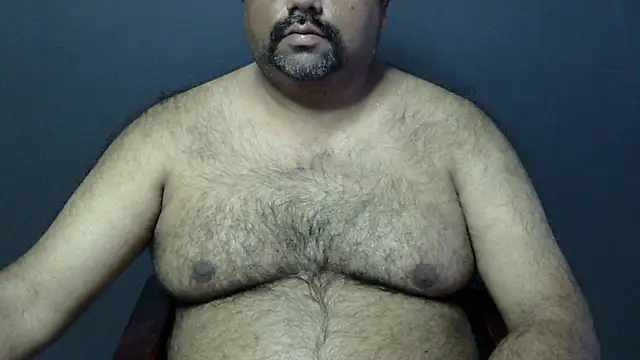 Snapshot of hairysubcub_70 chatting on 02/24/25, 06:49 hairysubcub 70 online show from 02/24/25, 06:49