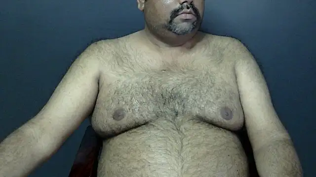 Snapshot of hairysubcub_70 chatting on 02/24/25, 10:15 hairysubcub 70 online show from 02/24/25, 10:15