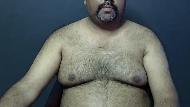 Snapshot of hairysubcub_70 chatting on 02/25/25, 07:09 hairysubcub 70 online show from 02/25/25, 07:09