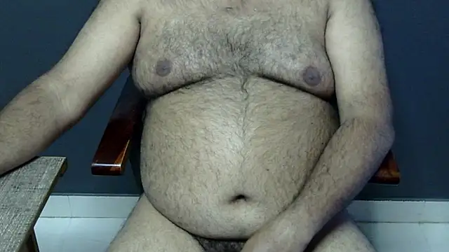 Snapshot of hairysubcub_70 chatting on 02/26/25, 10:36 hairysubcub 70 online show from 02/26/25, 10:36