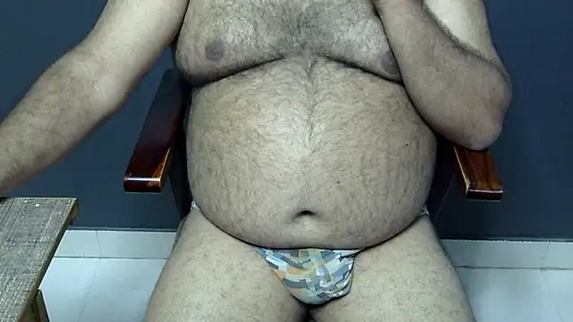 Snapshot of hairysubcub_70 chatting on 03/02/25, 10:14 hairysubcub 70 online show from 03/02/25, 10:14
