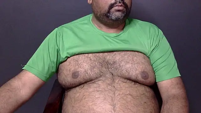 Snapshot of hairysubcub_70 chatting on 03/03/25, 01:09 hairysubcub 70 online show from 03/03/25, 01:09