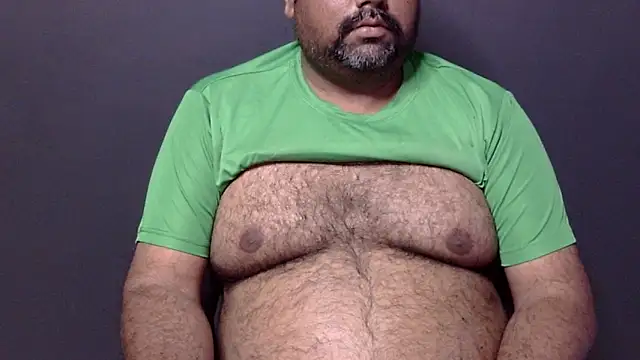 Snapshot of hairysubcub_70 chatting on 03/04/25, 10:13 hairysubcub 70 online show from 03/04/25, 10:13