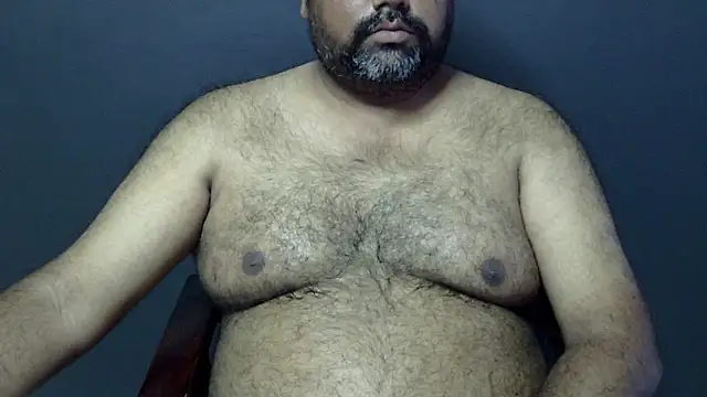 Snapshot of hairysubcub_70 chatting on 03/14/25, 07:37 hairysubcub 70 online show from 03/14/25, 07:37
