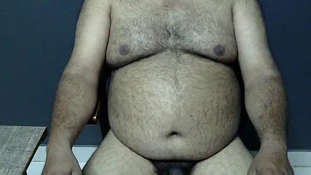 Snapshot of hairysubcub_70 chatting on 03/15/25, 01:51 hairysubcub 70 online show from 03/15/25, 01:51