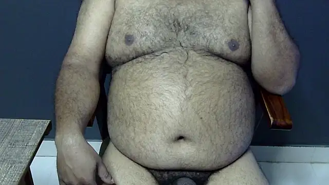 Snapshot of hairysubcub_70 chatting on 03/17/25, 06:40 hairysubcub 70 online show from 03/17/25, 06:40