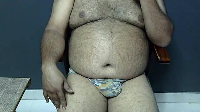 Snapshot of hairysubcub_70 chatting on 03/19/25, 10:11 hairysubcub 70 online show from 03/19/25, 10:11