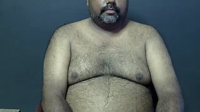 Snapshot of hairysubcub_70 chatting on 09/21/25, 07:32 hairysubcub 70 online show from 09/21/25, 07:32