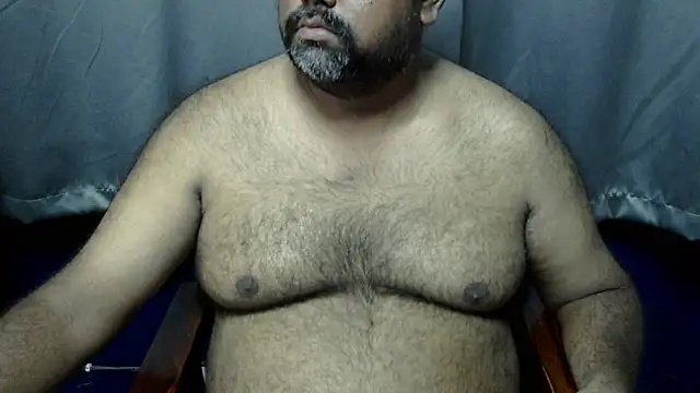 Snapshot of hairysubcub_70 chatting on 10/03/25, 04:42 hairysubcub 70 online show from 10/03/25, 04:42