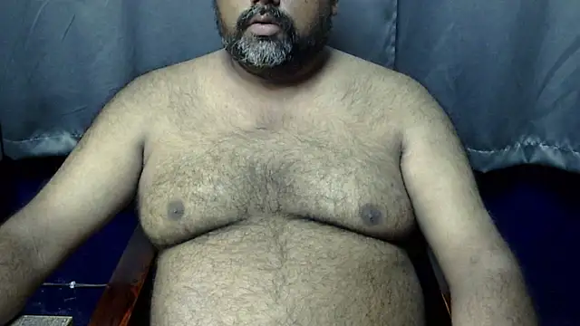 Snapshot of hairysubcub_70 chatting on 10/05/25, 05:28 hairysubcub 70 online show from 10/05/25, 05:28