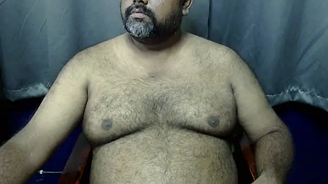 Snapshot of hairysubcub_70 chatting on 10/06/25, 06:44 hairysubcub 70 online show from 10/06/25, 06:44