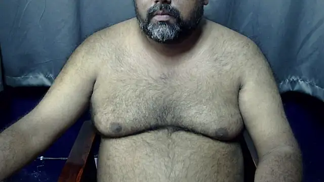 Snapshot of hairysubcub_70 chatting on 10/08/25, 07:17 hairysubcub 70 online show from 10/08/25, 07:17