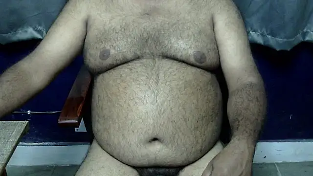 Snapshot of hairysubcub_70 chatting on 10/13/25, 07:47 hairysubcub 70 online show from 10/13/25, 07:47