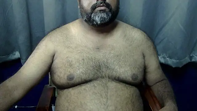 Snapshot of hairysubcub_70 chatting on 10/20/25, 06:47 hairysubcub 70 online show from 10/20/25, 06:47