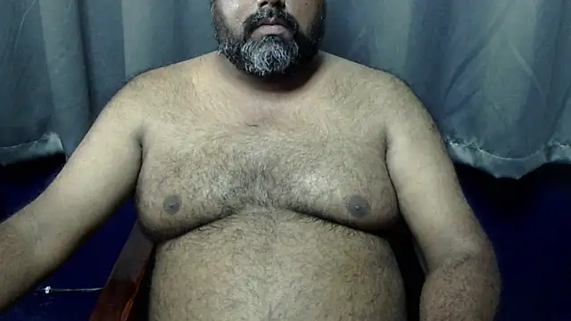 Snapshot of hairysubcub_70 chatting on 10/23/25, 08:13 hairysubcub 70 online show from 10/23/25, 08:13