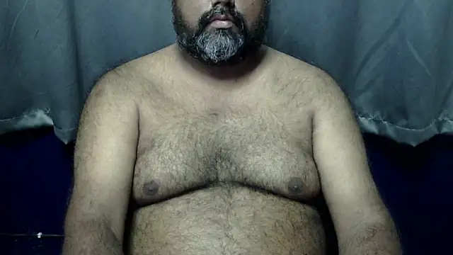 Snapshot of hairysubcub_70 chatting on 10/25/25, 07:05 hairysubcub 70 online show from 10/25/25, 07:05