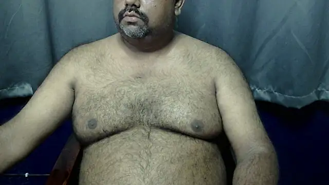 Snapshot of hairysubcub_70 chatting on 10/30/25, 03:30 hairysubcub 70 online show from 10/30/25, 03:30