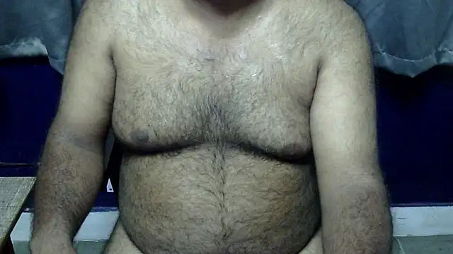 Snapshot of hairysubcub_70 chatting on 10/31/25, 03:57 hairysubcub 70 online show from 10/31/25, 03:57