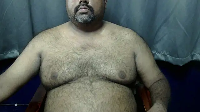 Snapshot of hairysubcub_70 chatting on 11/01/25, 09:33 hairysubcub 70 online show from 11/01/25, 09:33