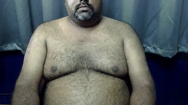 Snapshot of hairysubcub_70 chatting on 11/04/25, 06:34 hairysubcub 70 online show from 11/04/25, 06:34