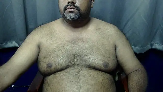 Snapshot of hairysubcub_70 chatting on 11/05/25, 10:15 hairysubcub 70 online show from 11/05/25, 10:15
