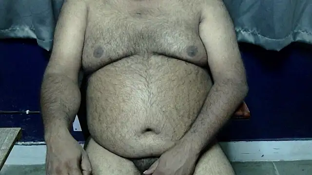 Snapshot of hairysubcub_70 chatting on 11/10/25, 05:56 hairysubcub 70 online show from 11/10/25, 05:56