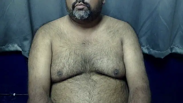 Snapshot of hairysubcub_70 chatting on 11/11/25, 08:03 hairysubcub 70 online show from 11/11/25, 08:03