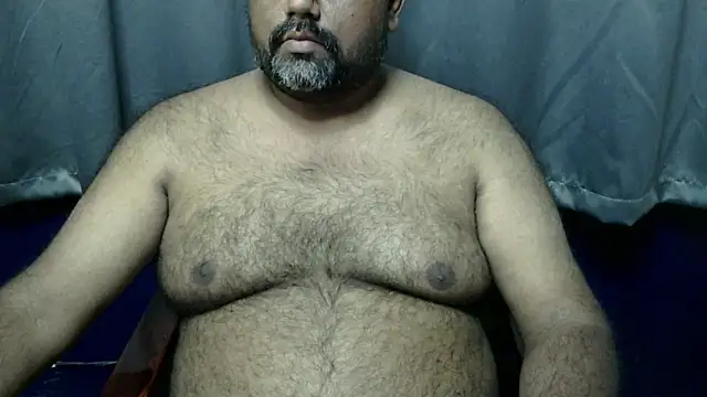 Snapshot of hairysubcub_70 chatting on 11/14/25, 07:29 hairysubcub 70 online show from 11/14/25, 07:29