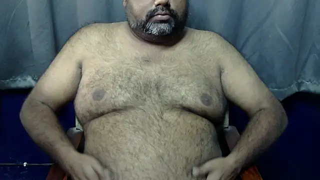 Snapshot of hairysubcub_70 chatting on 11/16/25, 02:17 hairysubcub 70 online show from 11/16/25, 02:17