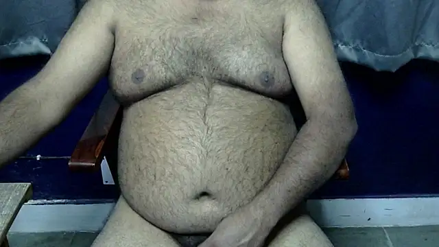Snapshot of hairysubcub_70 chatting on 11/17/25, 04:51 hairysubcub 70 online show from 11/17/25, 04:51