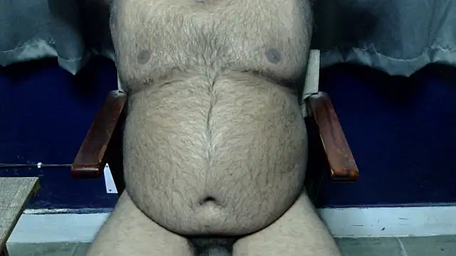 Snapshot of hairysubcub_70 chatting on 11/17/25, 04:57 hairysubcub 70 online show from 11/17/25, 04:57