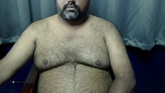 Snapshot of hairysubcub_70 chatting on 11/18/25, 08:19 hairysubcub 70 online show from 11/18/25, 08:19