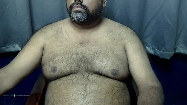 Snapshot of hairysubcub_70 chatting on 11/23/25, 05:29 hairysubcub 70 online show from 11/23/25, 05:29