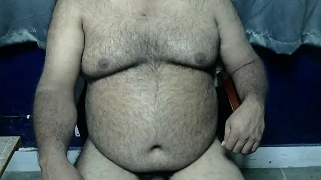 Snapshot of hairysubcub_70 chatting on 11/24/25, 05:40 hairysubcub 70 online show from 11/24/25, 05:40