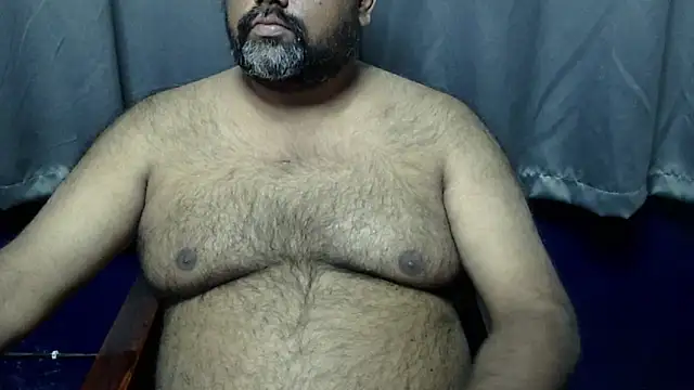 Snapshot of hairysubcub_70 chatting on 11/26/25, 07:31 hairysubcub 70 online show from 11/26/25, 07:31