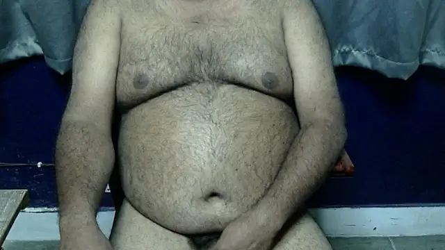 Snapshot of hairysubcub_70 chatting on 11/27/25, 05:15 hairysubcub 70 online show from 11/27/25, 05:15