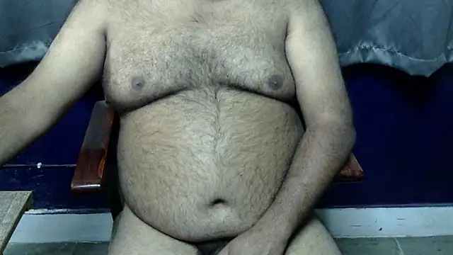 Snapshot of hairysubcub_70 chatting on 11/28/25, 05:21 hairysubcub 70 online show from 11/28/25, 05:21