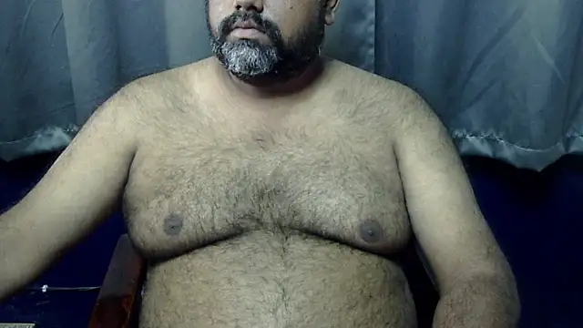 Snapshot of hairysubcub_70 chatting on 11/29/25, 06:27 hairysubcub 70 online show from 11/29/25, 06:27