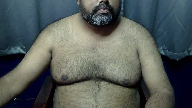 Snapshot of hairysubcub_70 chatting on 12/01/25, 04:06 hairysubcub 70 online show from 12/01/25, 04:06