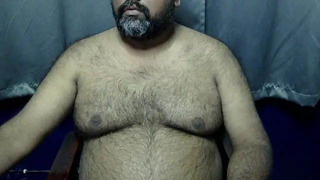 Snapshot of hairysubcub_70 chatting on 12/04/25, 04:48 hairysubcub 70 online show from 12/04/25, 04:48
