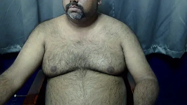 Snapshot of hairysubcub_70 chatting on 12/14/25, 10:20 hairysubcub 70 online show from 12/14/25, 10:20