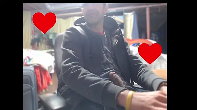 Snapshot of Gsmile1 chatting on 02/28/25, 01:15 Gsmile1 online show from 02/28/25, 01:15